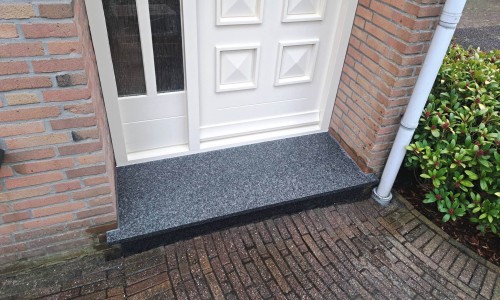 Bordesplaat van gebrand geborsteld Nari Black